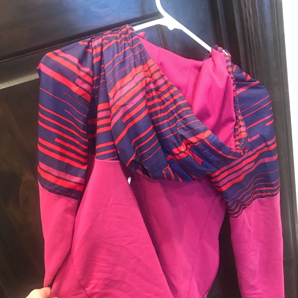 Nike jacket ! - Picture 2 of 2